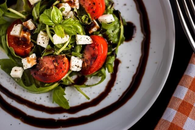 tomato-mozzarella-1589411_640