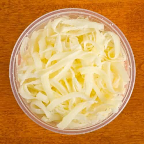 How many cups of mozzarella cheese are in one pound