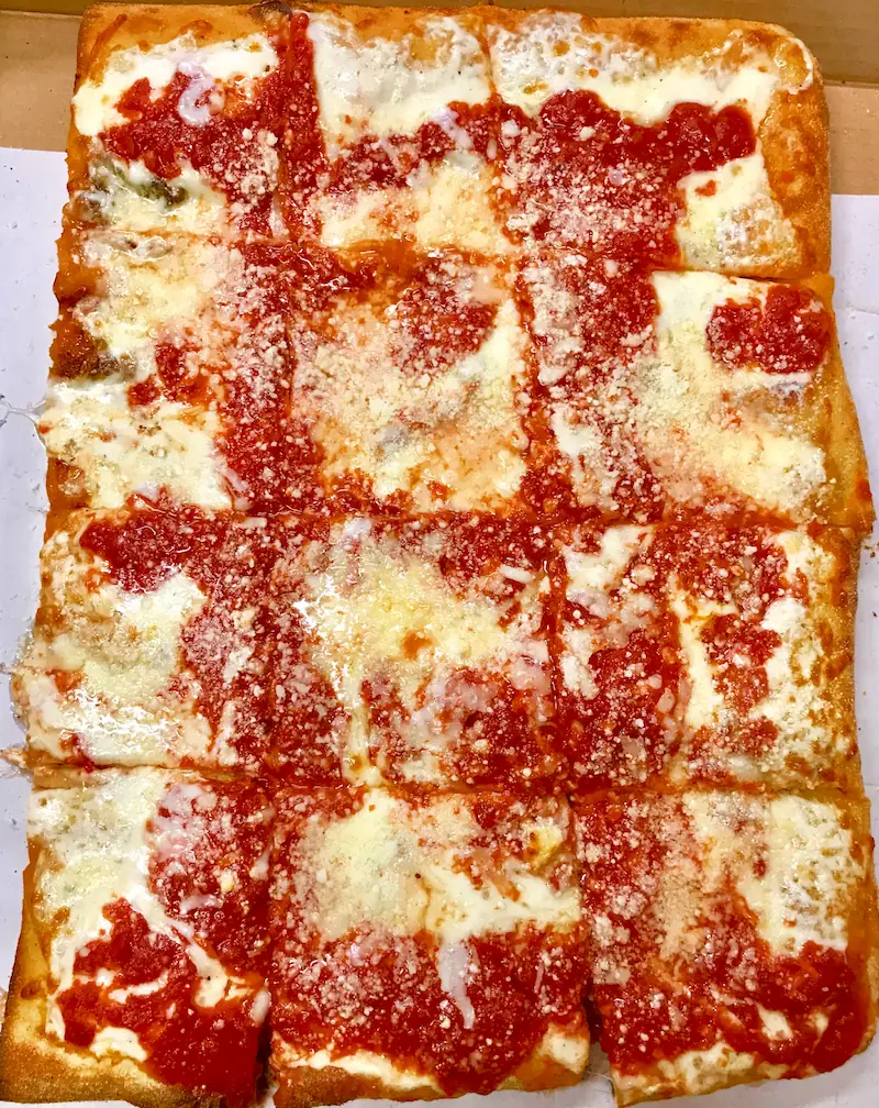 how many pizzas should i order-an extra large pizza cut into 16 slices