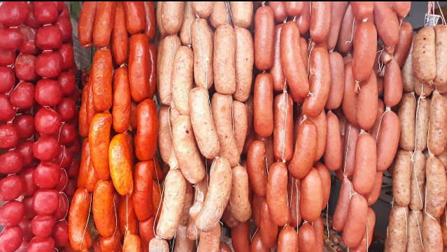 how many pounds of sausage per person