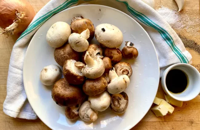 white button mushrooms