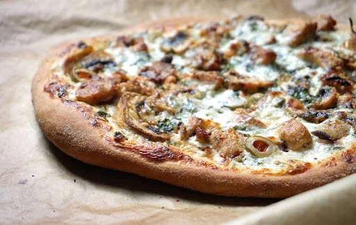Best Olive Oil Pizza with Garlic and Basil