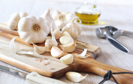 how to store garlic cloves-Storing Garlic in Olive Oil - is it safe to store