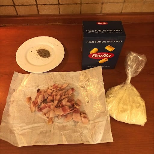 pasta alla gricia main ingredients.