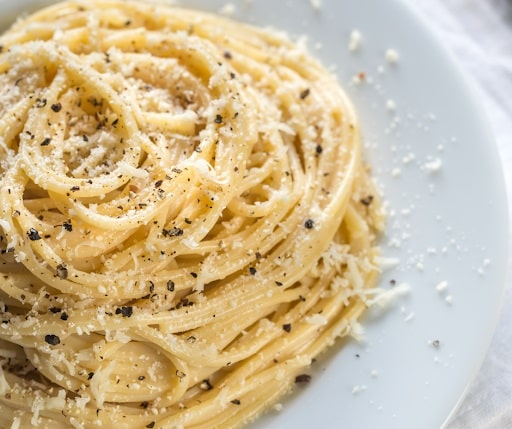 spaghetti cacio e pepe