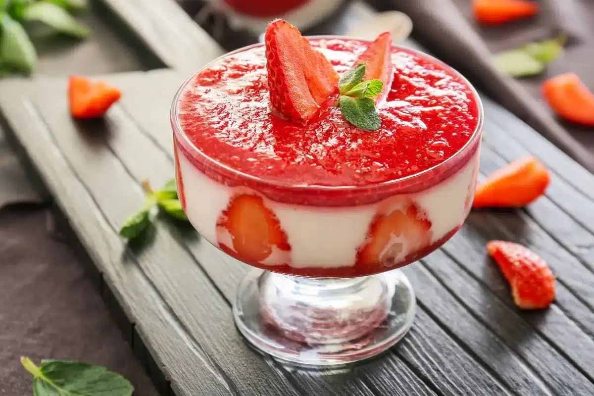 Strawberry panna cotta recipe - Strawberry panna cotta recipe