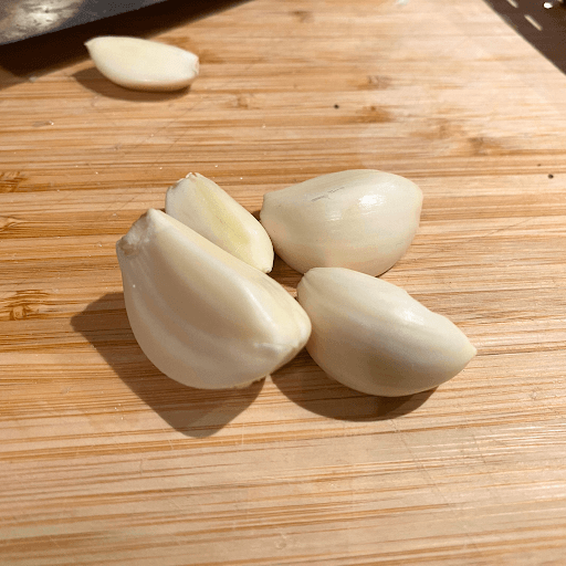 How to Saute Spinach with Garlic-Garlic