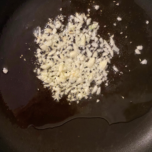 chopped garlic