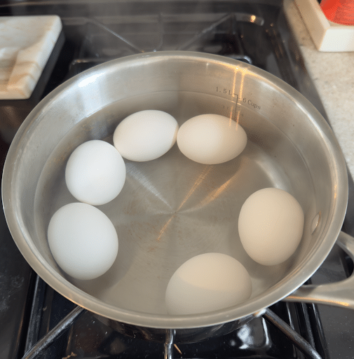 how long does egg salad last in the fridge-basics of egg salad