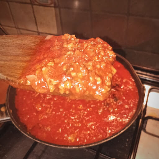 greek lasagna recipe-meat sauce for greek lasagna