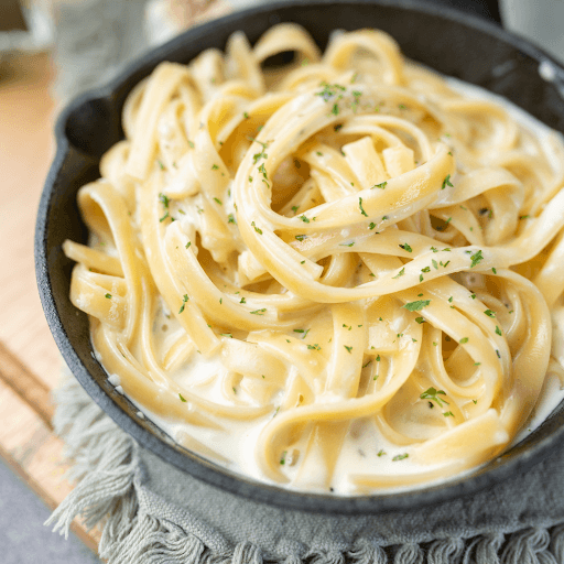 Italian pasta dishes-Fettuccine Alfredo