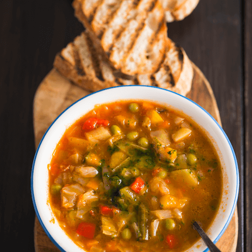 what to serve with minestrone-Bread
