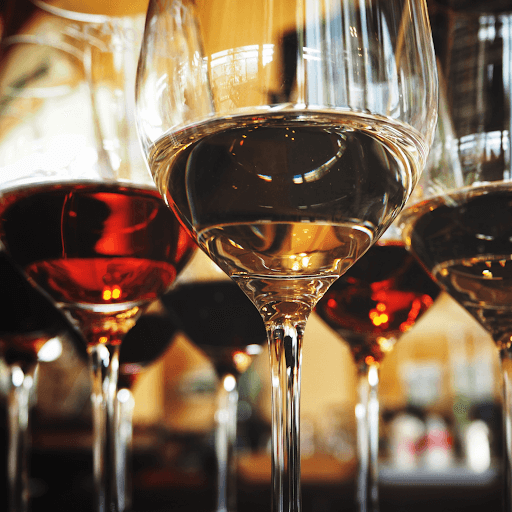 what wine goes with shrimp pasta-Wine Pairings by Pasta Style